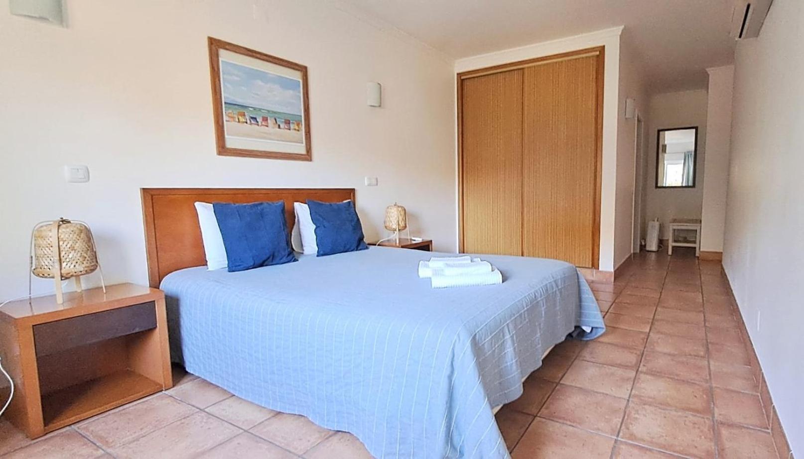 Spacious Apartment Near Porto De Mos Beach, Lagos. Extérieur photo