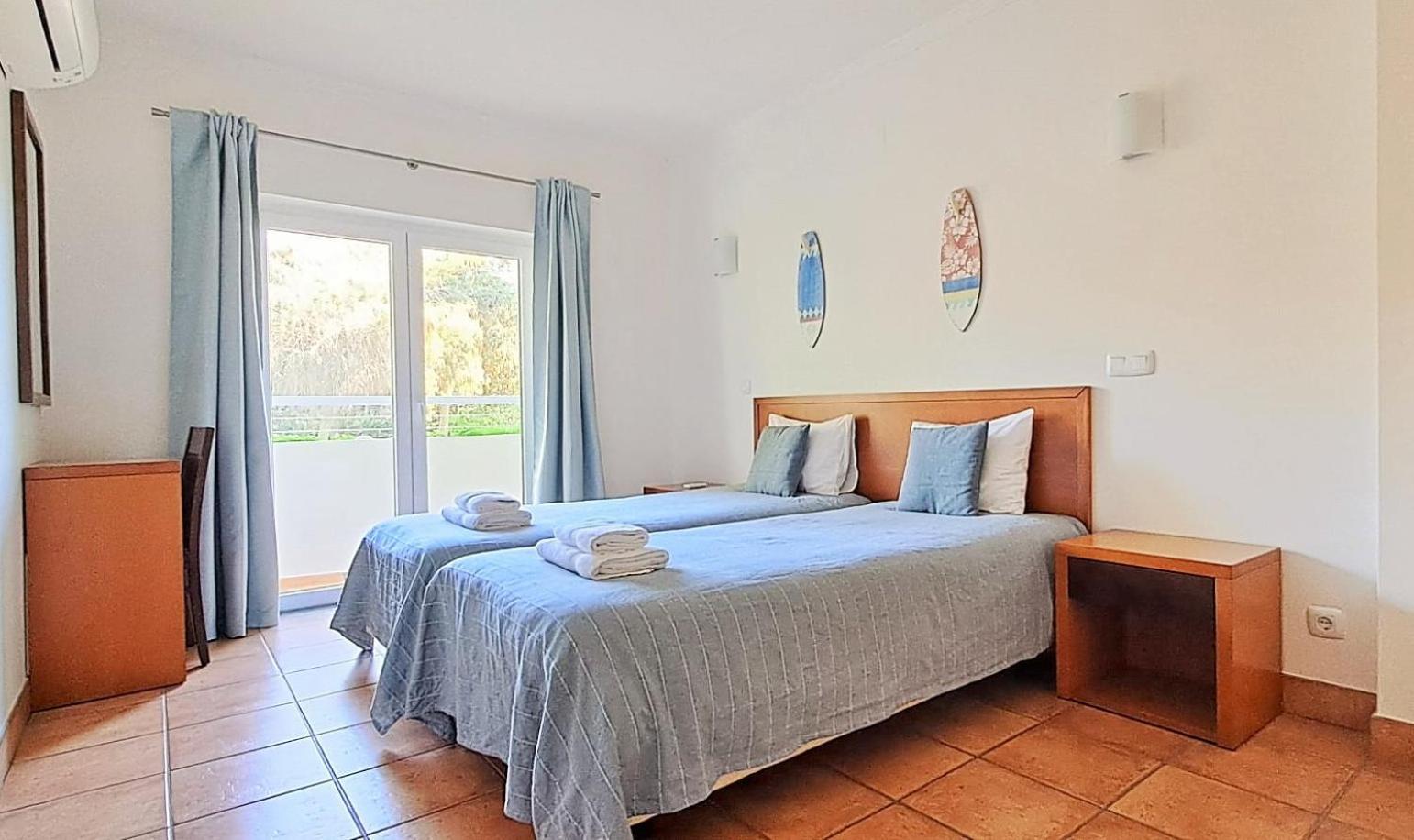 Spacious Apartment Near Porto De Mos Beach, Lagos. Extérieur photo